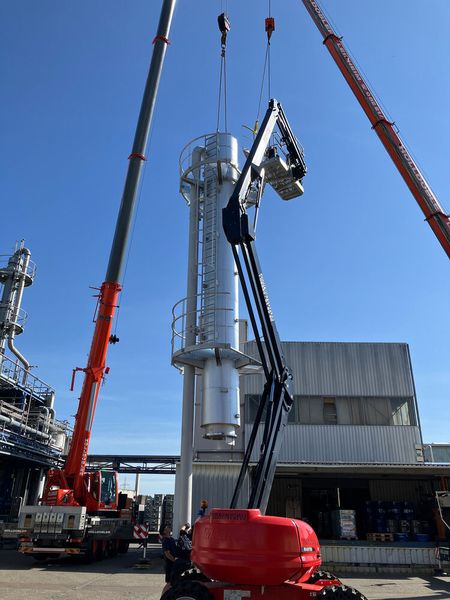 Die Aufstellung der neuen Kolonne übernahm das Team der Richard Geiss GmbH in Eigenregie.  (Bild: Richard Geiss )