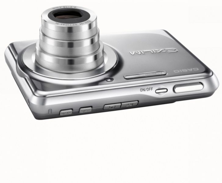 Gerade mal 1,37 Zentimeter trägt die Ex-S7700 von Casio auf. (Archiv: Vogel Business Media)