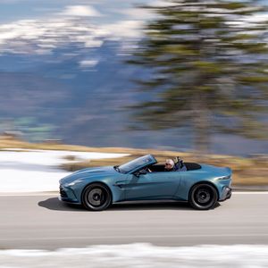 Wer mit dem Vantage aus dem Stand auf Tempo 100 geht, benötigt dafür 3,6 Sekunden.(Aston Martin/Andy Morgan)