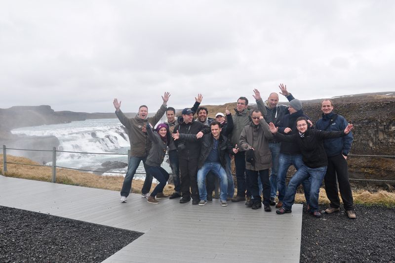 Gruppenbild am „Gullfoss“ Wasserfall (Archiv: Vogel Business Media)