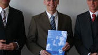 Die Rentabilitätsstudie stellten der Öffentlichkeit vor: (v.li.) Rainer Ohlenhard, Professor Dr. Stefan Bratzel und Ingo Meyer. (Archiv: Vogel Business Media)