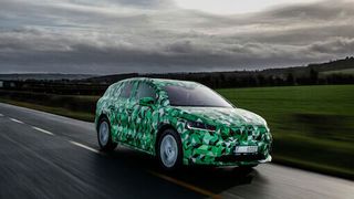 Enyaq heißt das erste Elektroauto von Skoda, das auf der MEB-Architektur des Volkswagen Konzerns basiert. (Skoda)