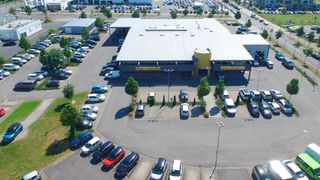 Die Betriebe der insolventen Staffel-Gruppe (u. a. Opel) gingen in verschiedene Hände. Den Standort Coburg (im Bild) übernahm der Autodiscounter Autoland. (Bild: Staffel)