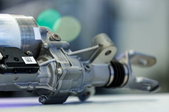 (Der Planetenwälzgewindetrieb ist das technische Alleinstellungsmerkmal der Schaeffler-Hinterachslenkung. Foto: Schaeffler (Daniel Karmann))