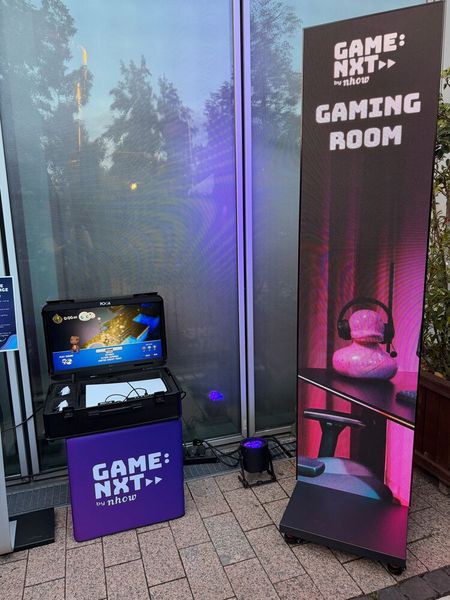 Minor Hotels kooperieren mit SK Gaming und Wortmann TERRA. In einigen Hotels kann man sich in Zukunft an der Rezeption einen Gaming-Koffer ausleihen. Eltern gehen an die Bar – Kids spielen auf dem Zimmer. (Bild: Vogell IT-Medien)