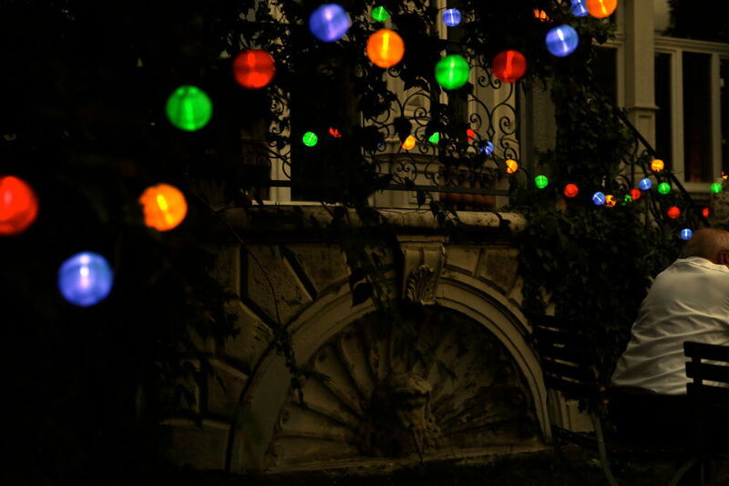 ...bis tief in die Nacht. (United Planet)