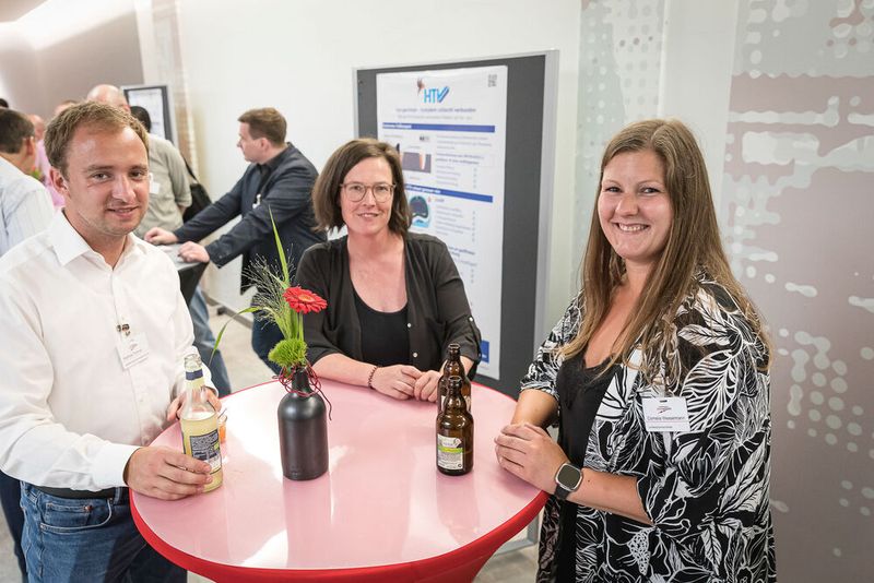 Anwenderkongress Steckverbinder 2023: Tag 1 mit Basisseminaren, Podiumsdiskussion und Posterslam. (Bild: Stefan Bausewein)