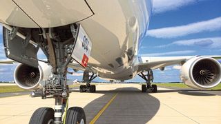 Hartchrom findet man bei Anwendungen wie Flugzeugstrukturen, Fahrwerken oder Motorlagern. (Andre Hamann - stock.adobe.com)