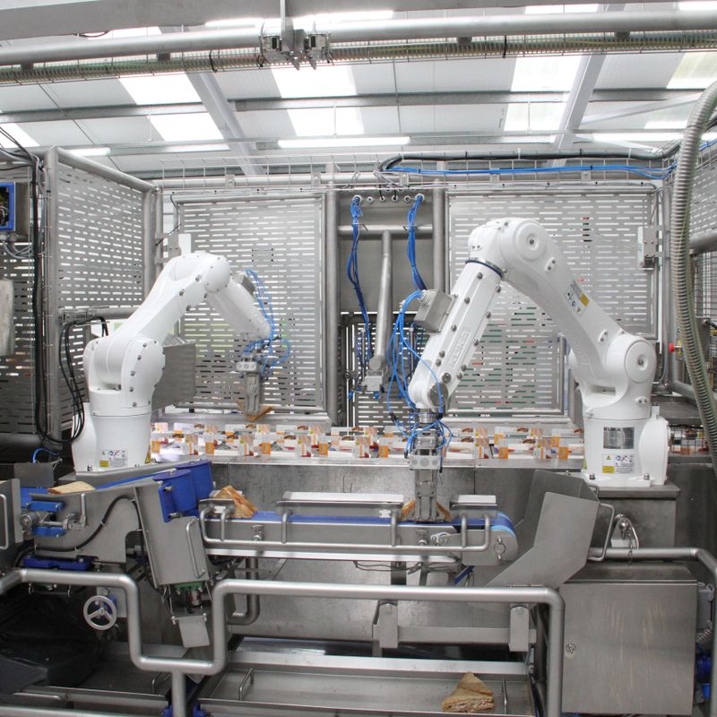 Industrieroboter von Kuka werden zur Handhabung von Lebensmitteln eingesetzt. (Bild:  Kuka)