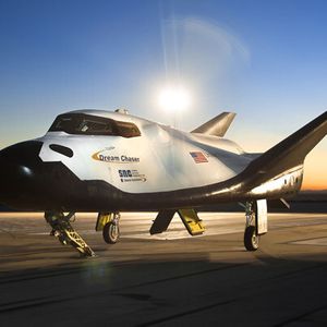 Das Weltraumtaxi soll mit 31.000 Kilometern oder 19.500 Meilen pro Stunde durchs All gleiten.