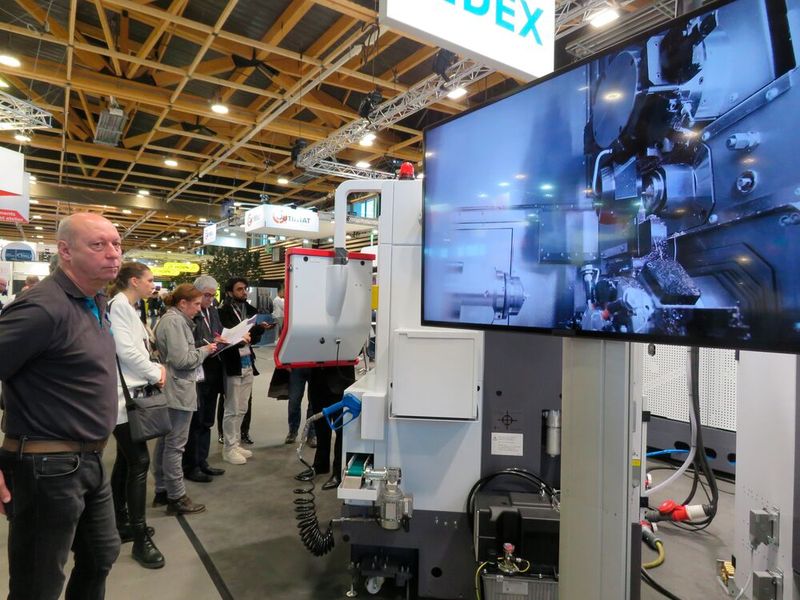 Professionnels et journalistes bénéficient de parcours thématique sur le salon, pour découvrir des pépites d’innovation en machines-outils de décolletage.  (Source : simodec@rochexpo.com)
