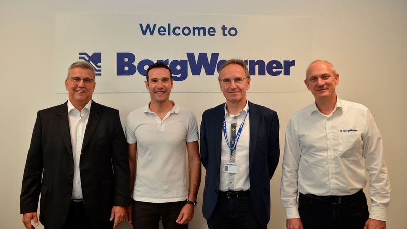 An der Einweihung des neuen Nürnberger Standorts nahmen Beschäftigte vor Ort und Vertreter des Borg-Warner-Managements teil.