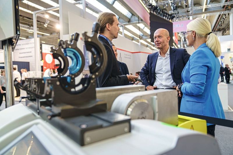 Damit die Verbindung stimmt: Mit IR PVC-U präsentiert GF Piping Systems das weltweit erste infrarot-geschweisste PVC-U-Rohrleitungssystem, das eine klebstrofffreie Verbindung ermöglicht. (Bild: GF Piping Systems)