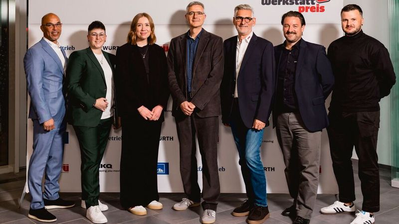 Die Jury des deutschen Werkstattpreises (v.l.n.r.), Marcus Aquilla (Aumovio), Ramona Lorenz (Würth), Lea Menke und Jan Rosenow (Vogel Communications Group), Wolfgang Hennig (GTÜ) Florian Zaha (LKQ) und Jakob Schreiner (Vogel Communications Group), freut sich auf die Bewerbungen für den nächsten Award. Die Bewerbungsphase beginnt Anfang 2027. (Bild: Stefan Bausewein)