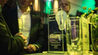 Am 27.2.2024 entscheidet sich, welche Autohändler den Gebrauchtwagen Award 2024 gewinnen. Im letzten Jahr wurde der Preis erstmals in den Kategorien Vertragshandel und freier Handel ausgelobt. Gewinner waren die Teams von Fahrzeug-Werke Lueg und Autohaus Tabor. (Bild: Stefan Bausewein)