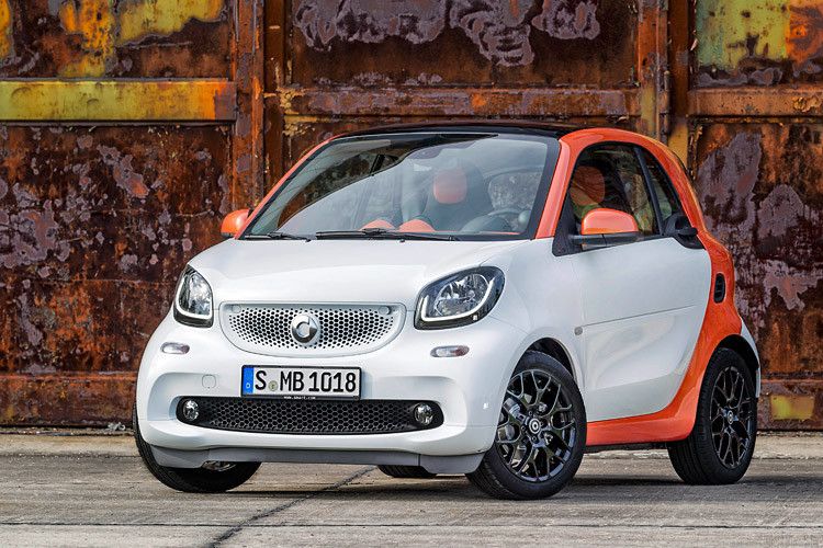 Beim Fortwo setzt Smart weiterhin auf knackige Kürze, es bleibt bei knapp 2,70 Meter Gesamtlänge, Heckantrieb und Vielfarbigkeit. (Daimler)