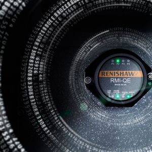 Blick auf das von Renishaw als ultrakompakt bezeichnete Funkinterface RMI-QE, das zum neuen Funkmesstaster gehört. Bei ihm hat man im Übrigen das Kommunikationsprotokoll erneuert, wie es heißt. Auch die Ferndiagnose der Funkmesstaster ist damit möglich.