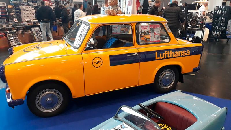 Mit diesem Trabant fuhr kein geringerer als Nicki Lauda. Vor 23 Jahren diente er als Eye-Catcher für einen Familientag der bekannten Fluggesellschaft. (Bild: Steffen Dominsky)