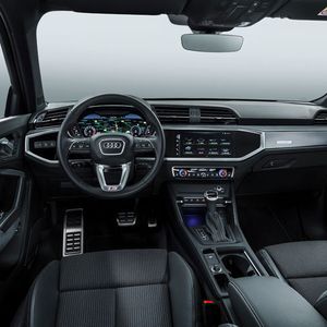 (Audi)