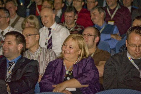 Das Publikum lachte und staunte. (Archiv: Vogel Business Media)