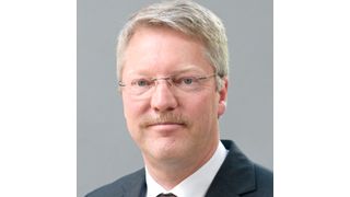 Prof.Dr.-Ing. Paul Uwe Thamsen ist Leiter des Fachgebietes Fluidsystemdynamik mit Schwerpunkt Strömungstechnik in Maschinen und Anlagen der TU Berlin. Forschungsschwerpunkte: Untersuchung von Strömungsmaschinen und strömungstechnischen Anlagen (insbesondere Kreisel- und Unterwassermotorpumpen, Abwasserpumpen und Abwassersysteme), technische Fehlerdiagnose von Systemen, Modellversuche an Einlaufbauwerken, Lüfter für Großmotoren, Seitenkanalverdichter, Kavitation und verschiedene Themen der Windenergieanlagen sowie laserunterstützte Geschwindigkeitsmessungen (PIV) und CFD (Bild: Ulrich Dahl - Pressestelle der Technischen Universität Berlin)