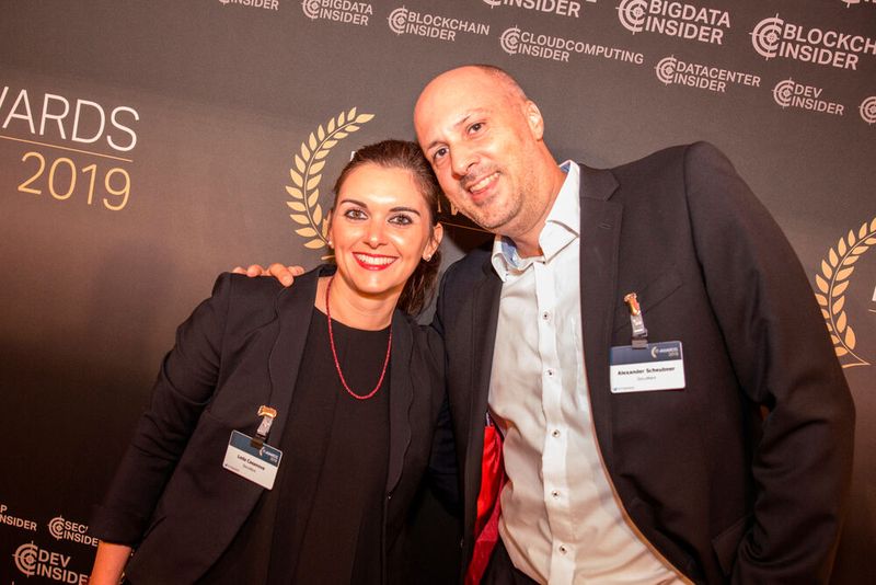 Heute Abend geht es uns gut: Leda Casanova und Alexander Scheubner von DocuWare. (Bild: artful rooms / VIT)