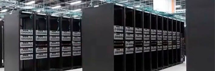 Supercomputer von Tesla: 5.760 GPUs werkeln in neuen Hochleistungsrechner. Damit kann Tesla große Bilddatenmengen verarbeiten.