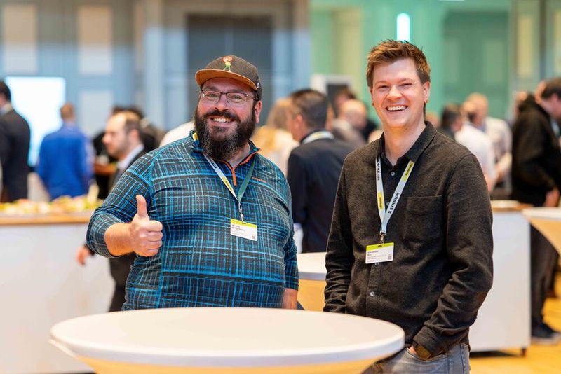 zufriedene Synaxon-Partner  (Bild: Valentin Diehl)