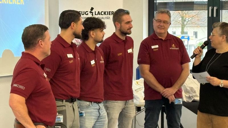 Simone Diehl interviewte die Mitglieder der Jury (v. l.): Andreas Lau, Sergen Destek, Jason Scherer, Johannes Brandl und Arno Knöpfler. Auch zur Jury gehörte Martin Bereiter (nicht im Bild). (Bild: Wenz - VCG)