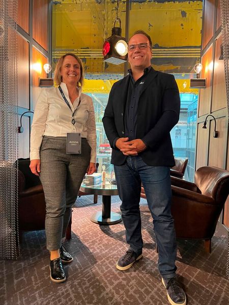 Patrick Pulvermüller, CEO Acronis, und Sylvia Lösel, Chefredakteurin IT-BUSINESS.  (Bild: IT-BUSINESS)