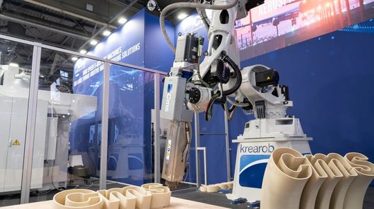 CMS’s six-axis Krearob robotic LFAM system will make its debut at Formnext in Frankfurt.(Source:  CMS)