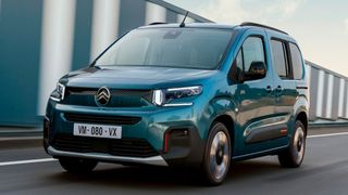 Die Front des E-Berlingo orientiert sich am neuen Markenstil von Citroën. (Bild: Citroën)