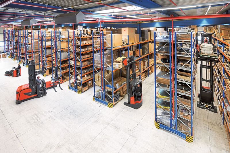 Innerhalb weniger Monate funktionierte Linde-MH für den Baumaschinenspezialisten Yanmar eine ehemalige Produktionshalle am Standort Rothenburg ob der Tauber in ein hochperformantes Ersatzteilzentrum um.  (Bild: Linde-MH)