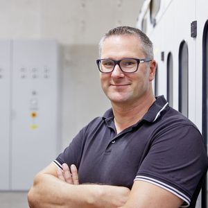 „Wir haben mit den neuen Klemmen den Zeitaufwand für die Verdrahtung um 50 Prozent reduzieren können“, erklärt Thomas Quick.