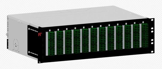 „SMAP-G2 19“ 3HE“-Verteilgehäuse mit LCQ-APC Kupplungen im Patch-Verteiler von Rosenberger OSI(Bild:  Rosenberger OSI)