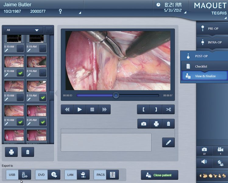 Das Touchpanel ermöglicht, unterschiedliche Geräte von verschiedenen Herstellern zu bedienen. (Bild: Cadera Design)