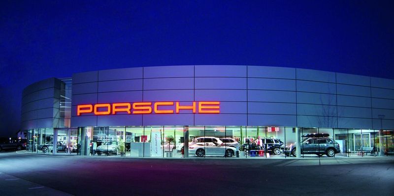 Das Porsche-Zentrum in Reutlingen (Archiv: Vogel Business Media)