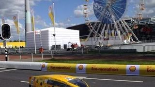 Öko-Renner vor Riesenrad: Rotterdam bot dem Shell Eco-marathon Europa eine farbenfrohe Kulisse (Fotos: Shell Eco-marathon Europe 2012)