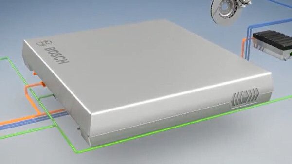 Die leistungsfähige Lithium-Ionen-Batterie versorgt den rein elektrischen Antrieb mit Energie (Bosch)