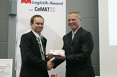 Innovation lohnt sich: Gerald Hofer, Vorstand der österreichischen Knapp AG, Hart bei Graz, nimmt den MM-Logistik-Award für die Kategorie Software entgegen.  (Archiv: Vogel Business Media)