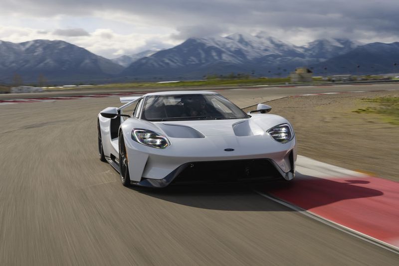 Ein Jahr nach seiner triumphalen Rückkehr nach Le Mans stürmt der Ford GT jetzt endlich auch auf die Straße. (Wes Duenkel/Ford)