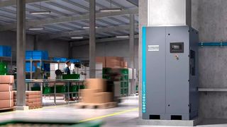 Der Kompressor GA 22-37 VSDS von Atlas Copco benötigt mit einem Schallpegel von 63 dB keinen Kompressorraum. Er kann in der Produktionshalle installiert werden und nimmt dank kompakten Bauweise wenig Platz in Anspruch. (Atlas Copco)