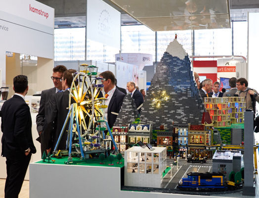 Das wohl am meisten fotografierte Ausstellungsstück war Smartville, das liebevoll aus Lego-Bausteinen gebaute Modell einer smarten Stadt auf dem Stand von Kamstrup. (Bild: Richard Oed)