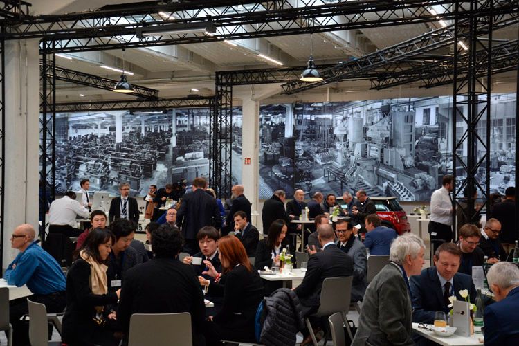 Die Journalisten genossen derweil das leckere Mittagessen im Classic-Center. (Foto: Michel)