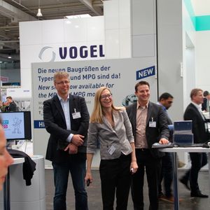 Das Team um Julia Moßner (Head of Industry of Things) präsentierte als Impuls die positive Entwicklung des Portals.(Bild:  Industry of Things)