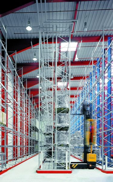 Palettenregal für Hersteller von Verglasungssystemen für Stahl-, Holz- und Aluminium-Fassaden. Bild: SV Regalsysteme (Archiv: Vogel Business Media)