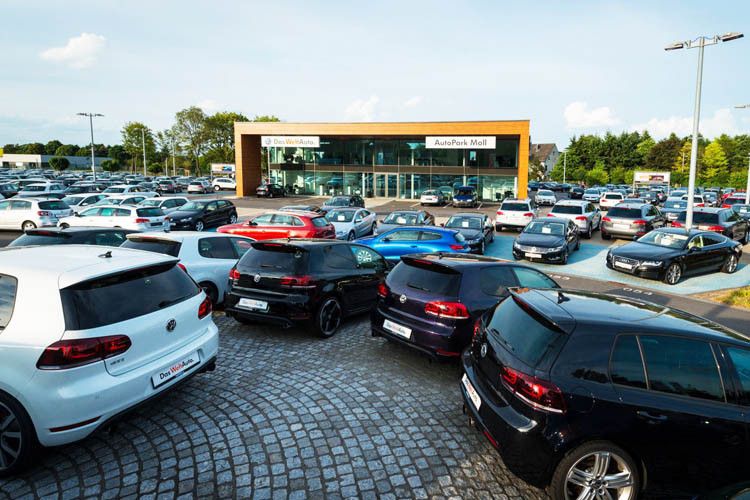 Der Auto Park Moll vermarktet jährlich etwa 3.600 Gebrauchtwagen der Marken VW, Audi, Skoda sowie neue VW-Nutzfahrzeuge bei einem Jahresumsatz von rund 46 Millionen Euro. (Foto: Moll)