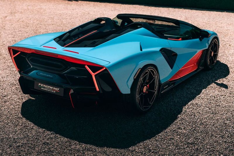 In the rear is a V12 with over 800 hp (Image:Lamborghini)