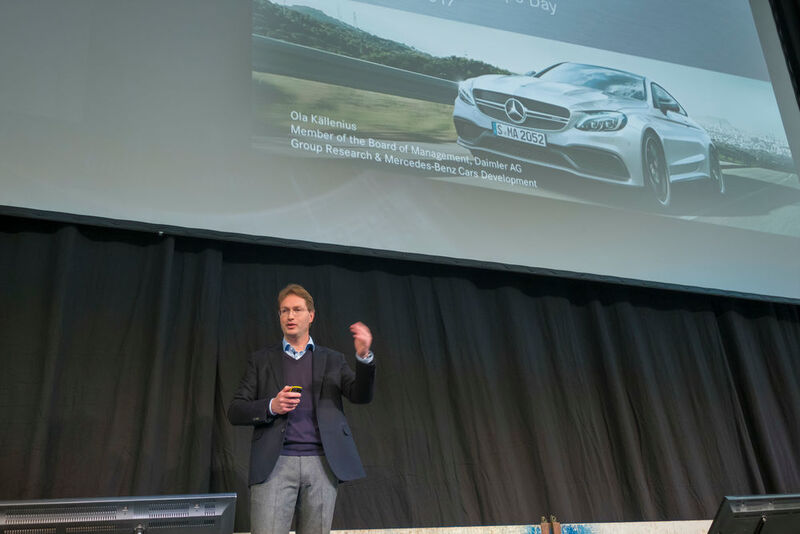 Ola Källenius, als Vorstandsmitglied der Daimler AG verantwortlich für Konzernforschung & Mercedes-Benz Cars Entwicklung, sagte: „Es geht uns zwar um Ideen, vor allem aber auch um Menschen mit ausgeprägtem Erfindergeist, die wir unterstützen wollen. Gesetzt ist dabei nur das Thema Mobilität – im weitesten Sinne.“ (Daimler)