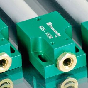 Bild 1: Die nachrüstbaren Verformungssensoren können in Fräs-, Dreh-, Schleif- und Sondermaschinen zum Einsatz kommen.